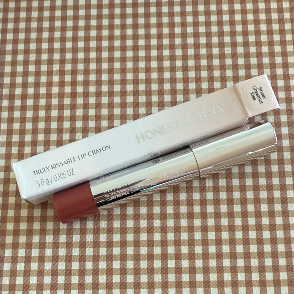 Honest Beauty Lip Crayon in Sheer chestnut kiss